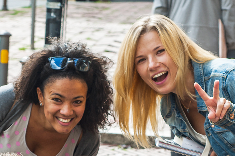 studentesse sorridenti