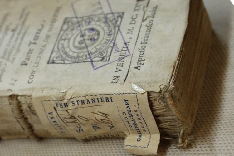 foto di libro antico