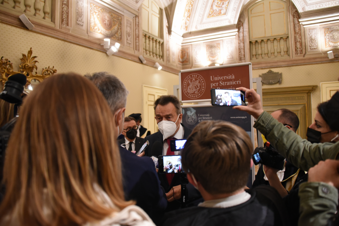 Maurer intervistato dai giornalisti Maurer intervistato dai giornalisti