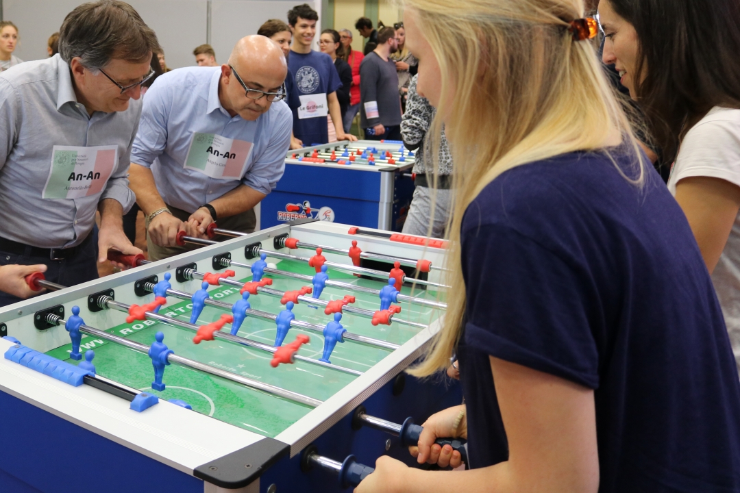 Torneo di biliardino alla Stranieri Torneo di biliardino alla Stranieri