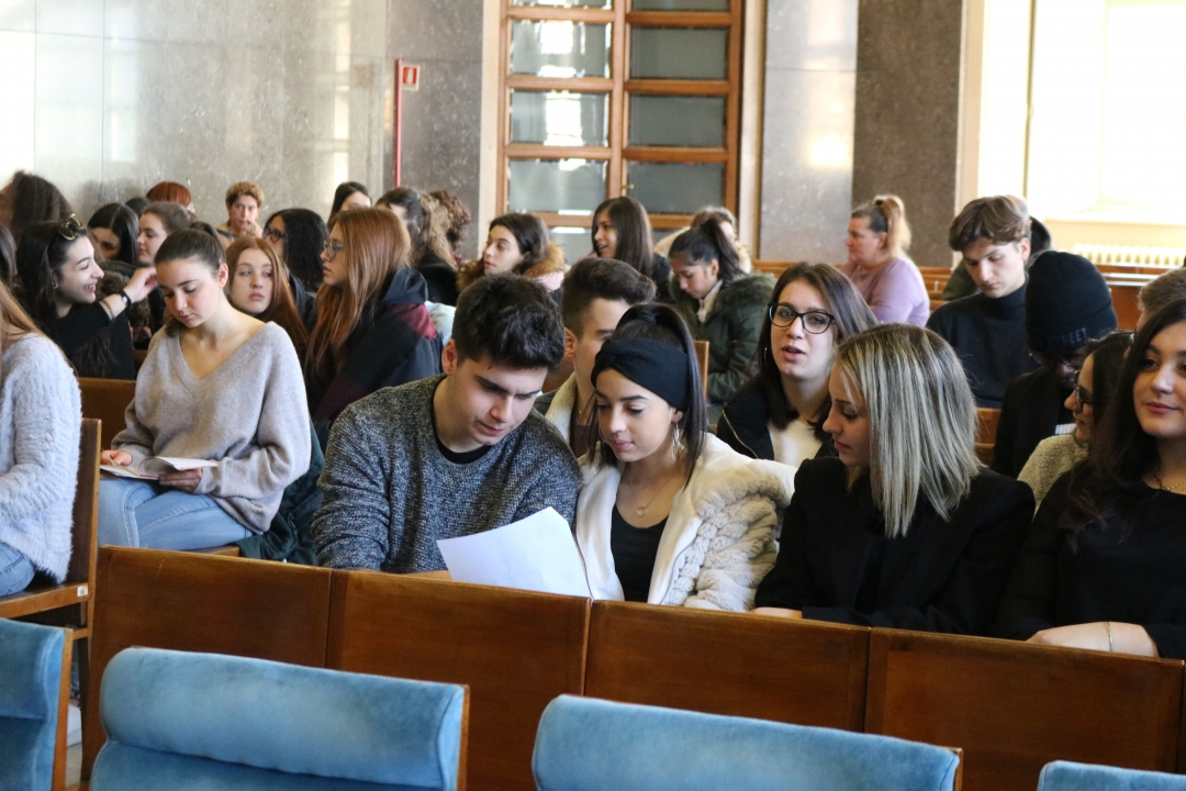 studenti delle superiori in Aula Magna studenti delle superiori in Aula Magna