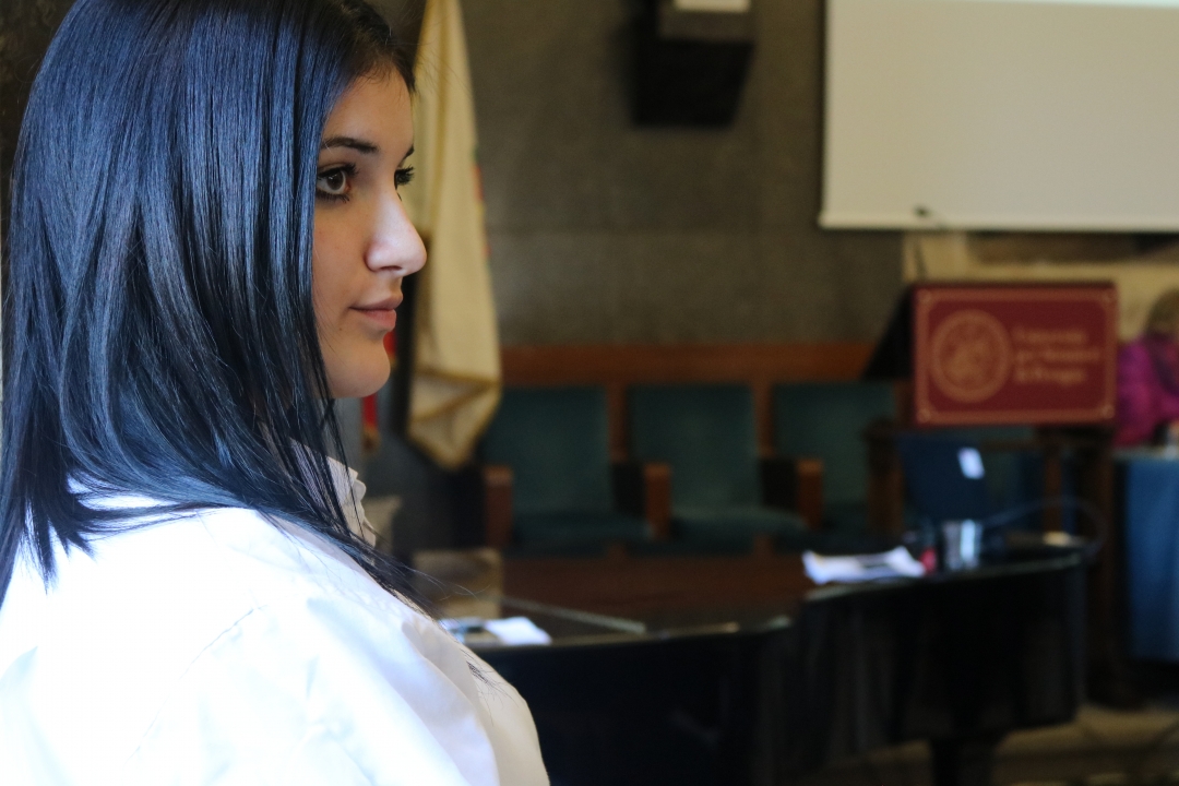 Un studentessa durante l'evento Un studentessa durante l'evento